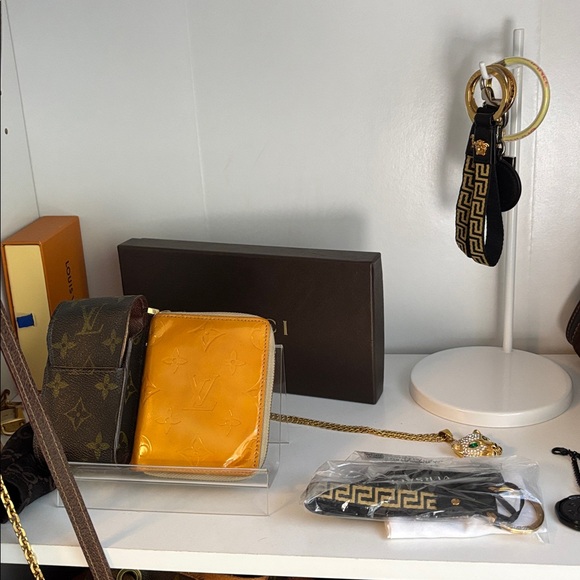 🔥 VTVINTAGELUX IS LIVE!!!! 🔥 - Picture 8 of 9